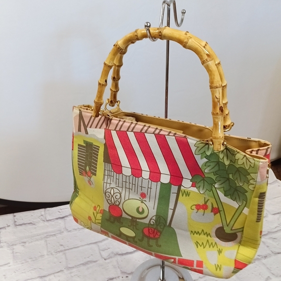 Braciano Red and Green Tote with Bamboo Handles - Picture 2 of 10